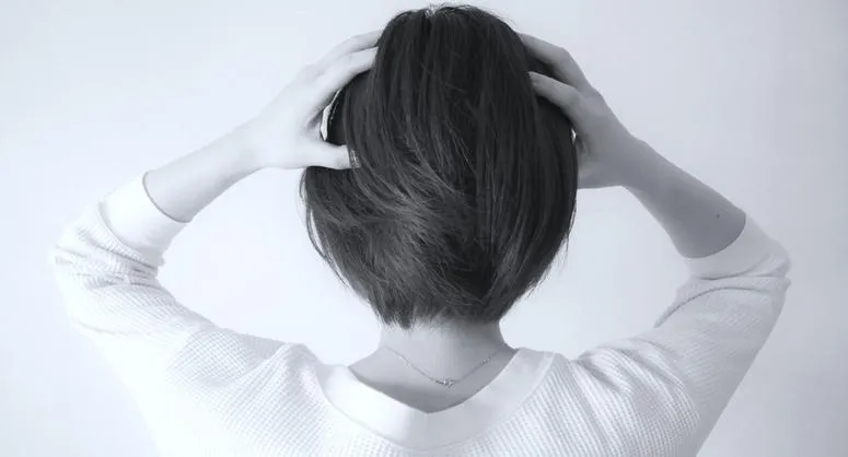 悪徳業者に騙された女性